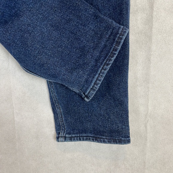 Hollister ultra high rise mom Jean - Picture 6 of 8
